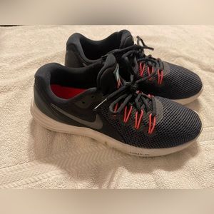 Nike Women’s Tennis Shoes